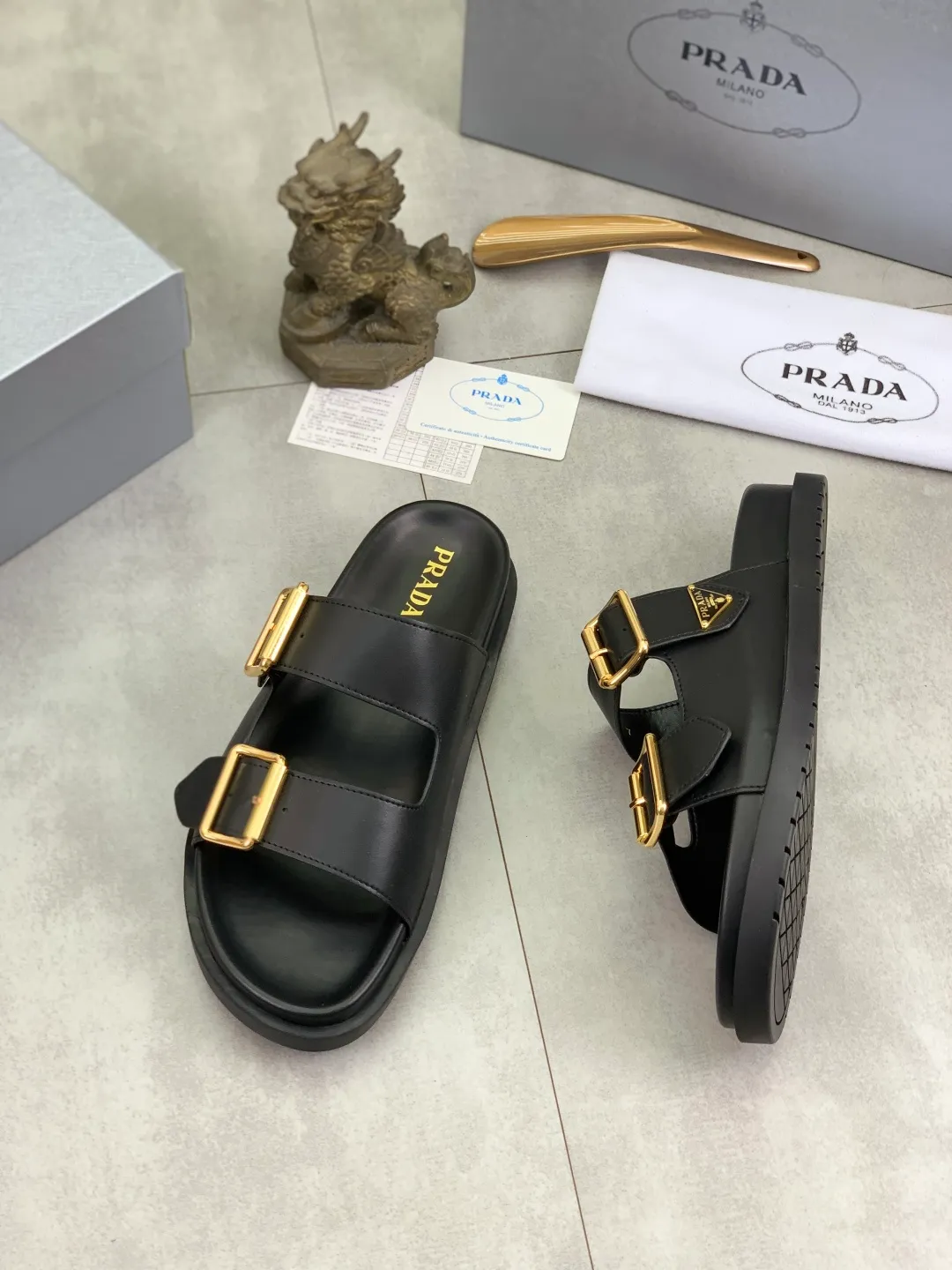 Men's shoes 💰P340💰【New style】🎁🎁🎁 PRADA Prada's new casual slippers, original official website, perfect workmanship, transmitting a kind of noble luxury, sublimating its definition of luxury in Prada's high-end extraordinary craftsmanship. Original combination outsole, code number: 38-44 (45 customized) Multiple colors 🉑️ to choose from